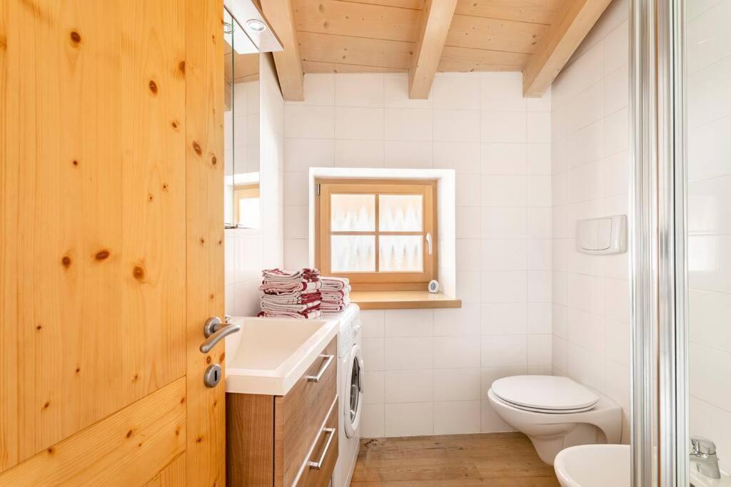 Appartamento Rustico Con Stube E Balcone Predazzo Eksteriør billede